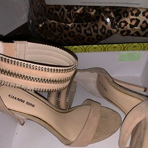 4 pairs of brand new heels! Size 9.5 & 10